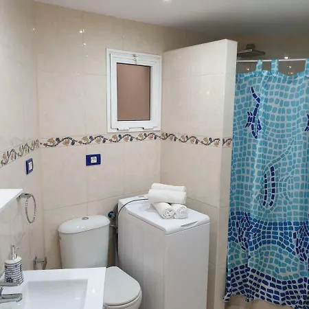 Casa Azul Only 200 Meters To The Beach, Free Wifi, Balcony * アロナ