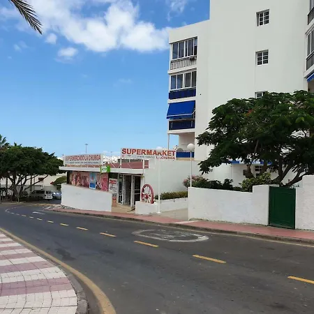 Casa Azul Only 200 Meters To The Beach, Free Wifi, Balcony アロナ