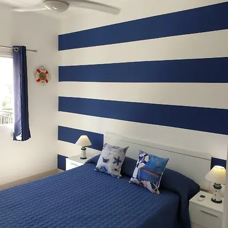 Casa Azul Only 200 Meters To The Beach, Free Wifi, Balcony * アロナ